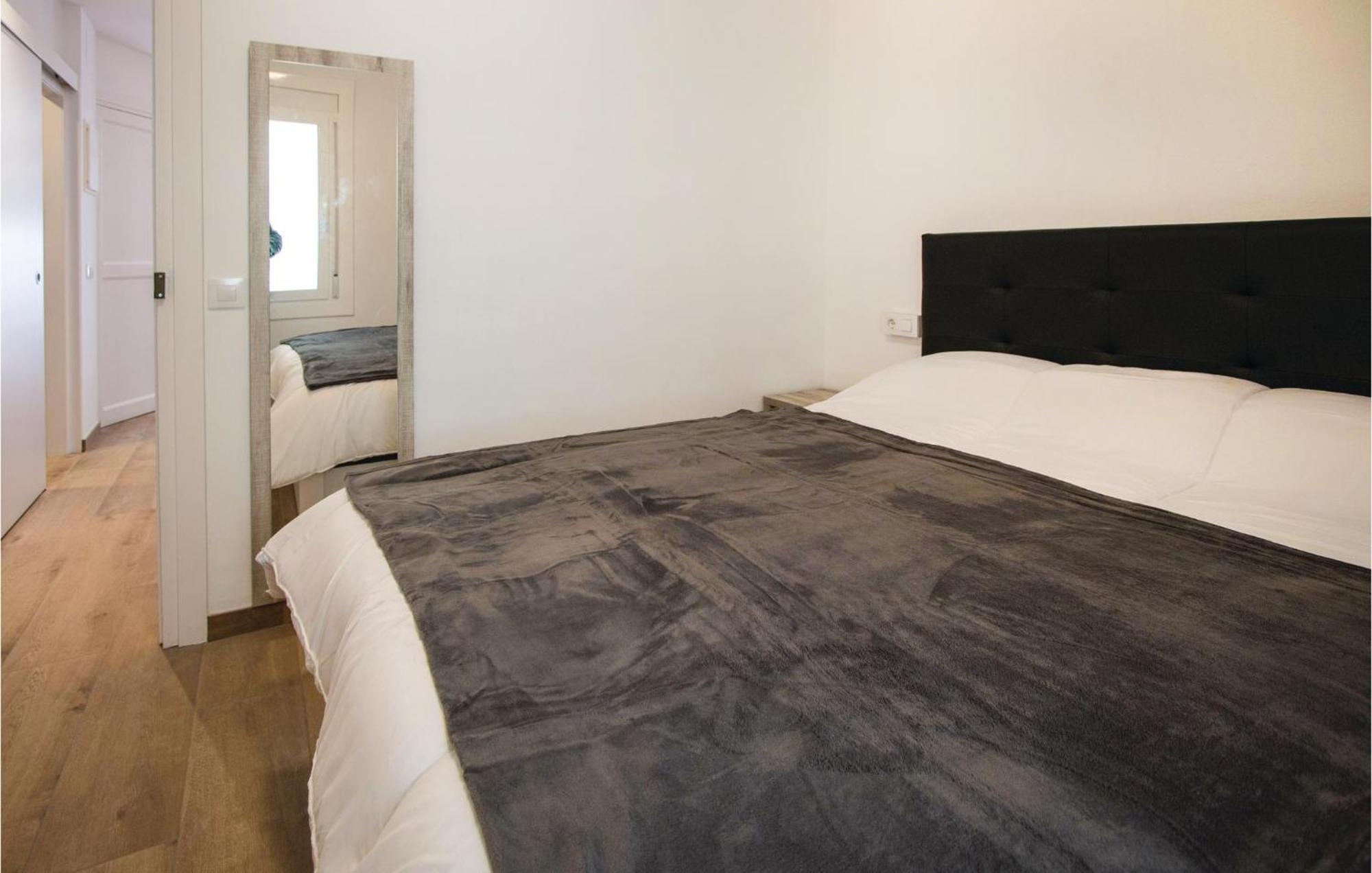 Amazing Apartment In Blanes With Kitchen Esterno foto