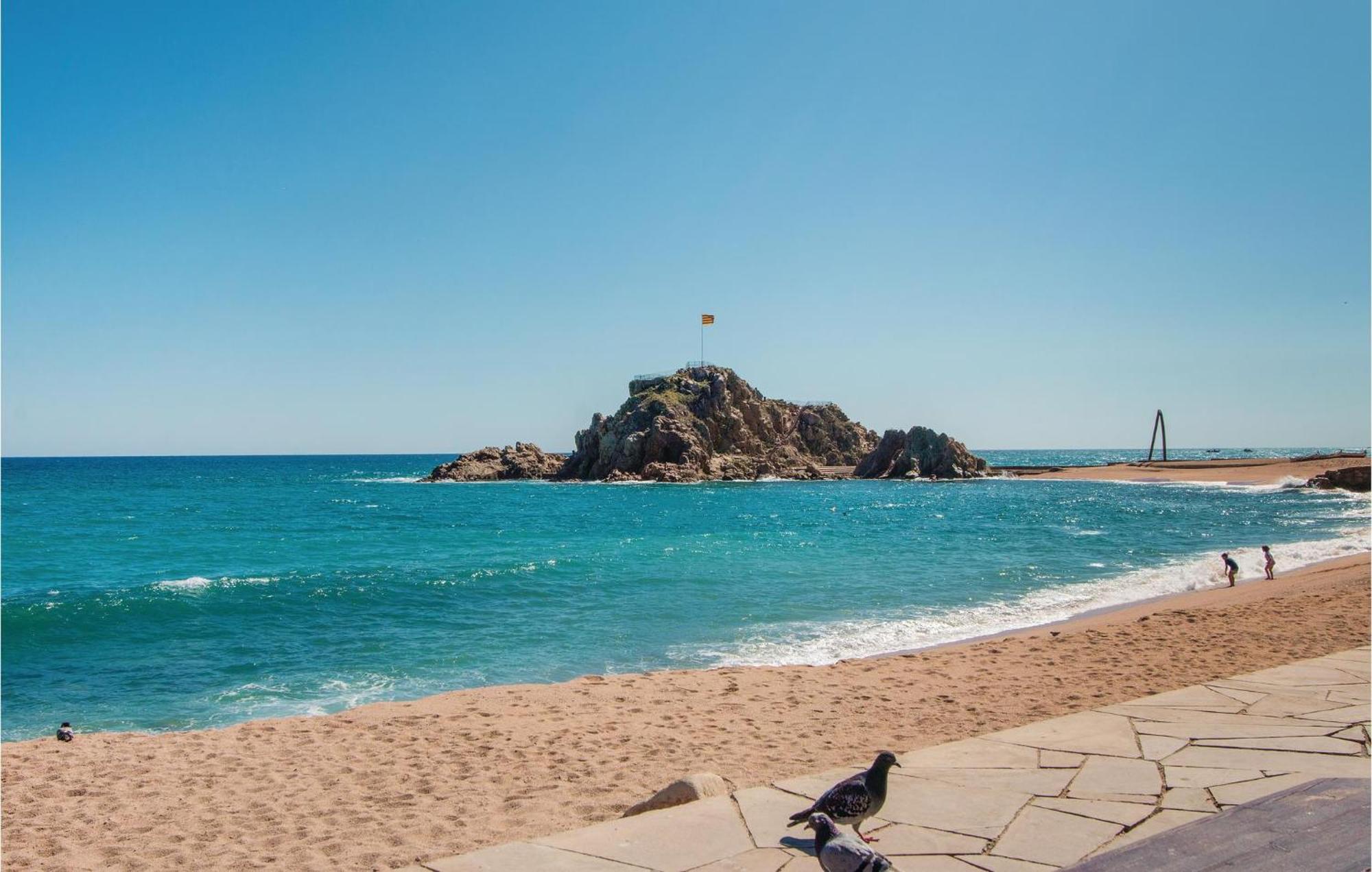 Amazing Apartment In Blanes With Kitchen Esterno foto